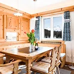 Spacious Apartment With Fantastic Alpine Panorama