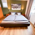 Swissme - 100Qm - Balkon - 2 Baeder - Parkplatz - Fussbodenheizung