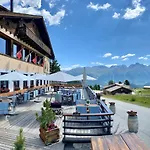 Hotel Salastrains