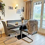 42M2 Alpenschick Mit Balkon, Ausblick, Pool - E405