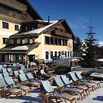 Hotel Salastrains