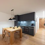 New! Cozy, Central Apartment With A Stunning View