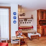 Apartment Chesa Arlas E2 By Interhome