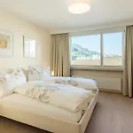 Apartment Skyline 109