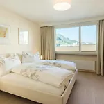 Skyline House Apartment Resort