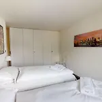 Arona 9