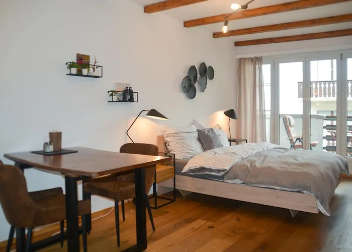 Swissme - Modernes Studio Am Sportplatz Mit Balkon & Parkplatz