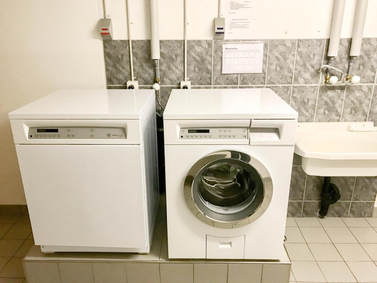 Swissme - 100qm - Balkon - 2 Baeder - Parkplatz - Fussbodenheizung Căn hộ