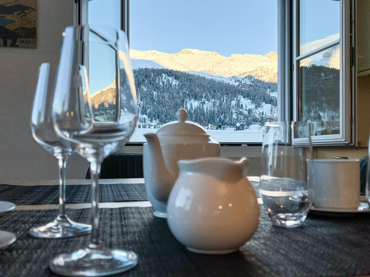 Căn hộ Swissme - 100qm - Balkon - 2 Baeder - Parkplatz - Fussbodenheizung St. Moritz