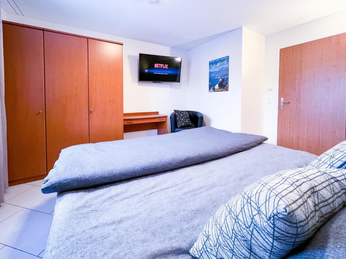 Swissme - 100qm - Balkon - 2 Baeder - Parkplatz - Fussbodenheizung * St. Moritz