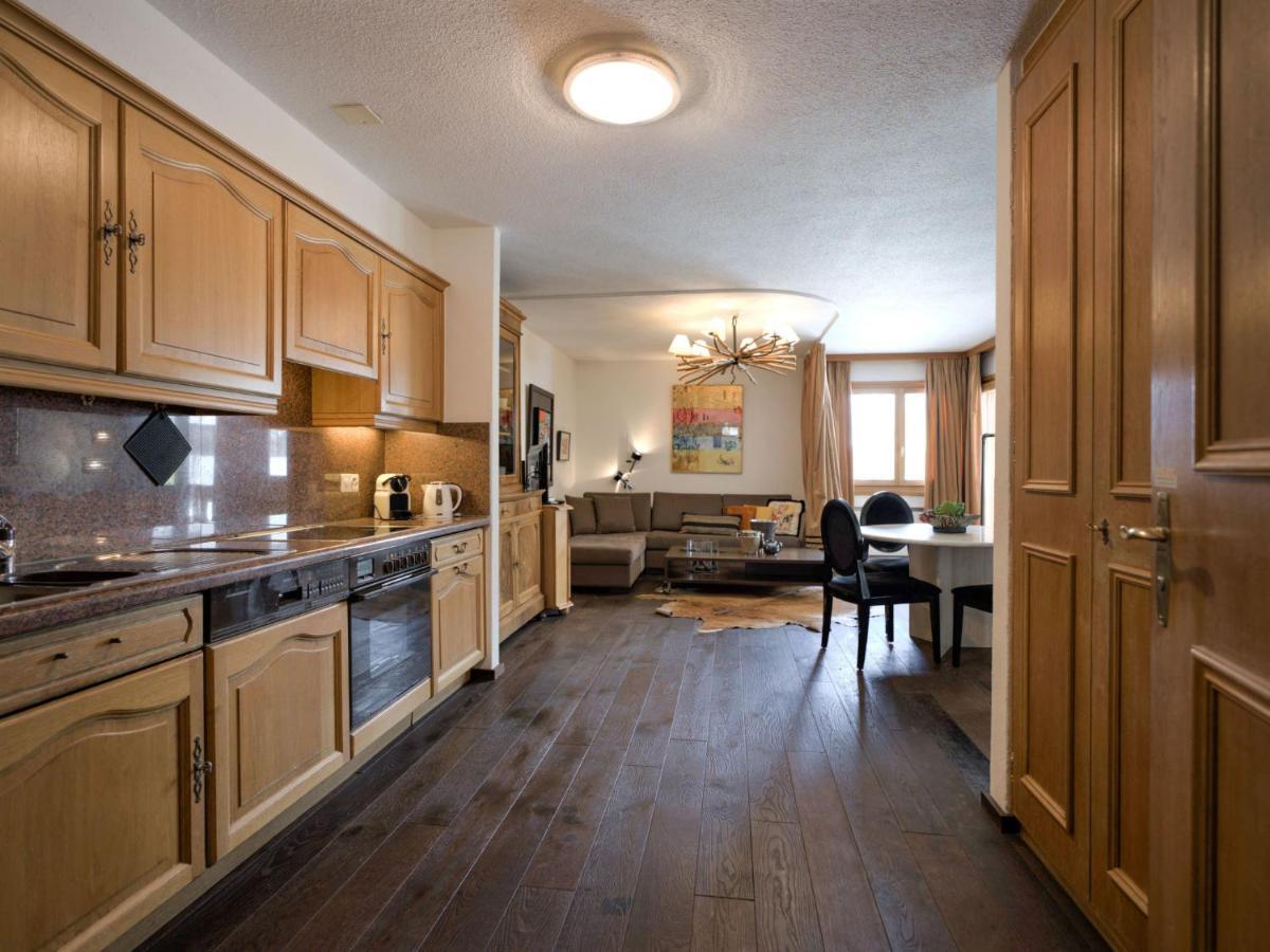 Chesa Ludains 8 Apartment