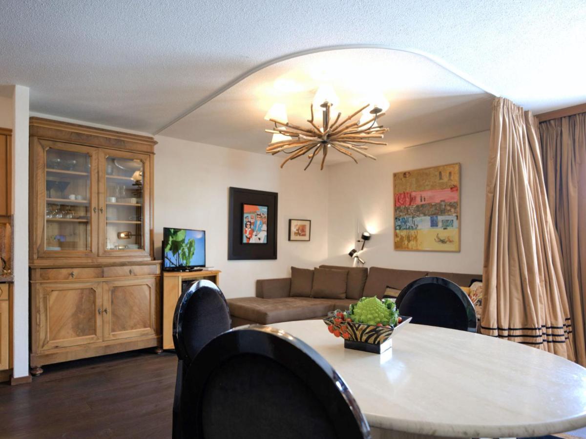 Apartment Chesa Ludains 8 *
