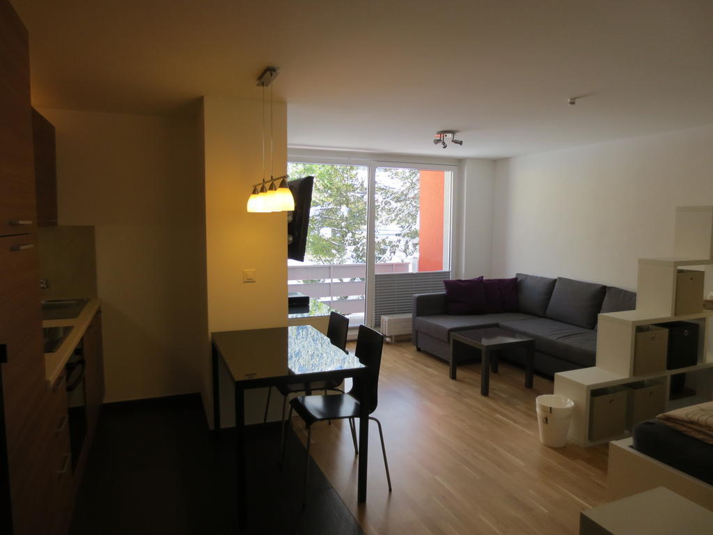 Skyline Apartments Apartment *