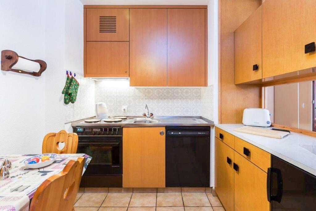 Direkt Am - Aussicht - Balkon - Tg-stellplatz Apartment *