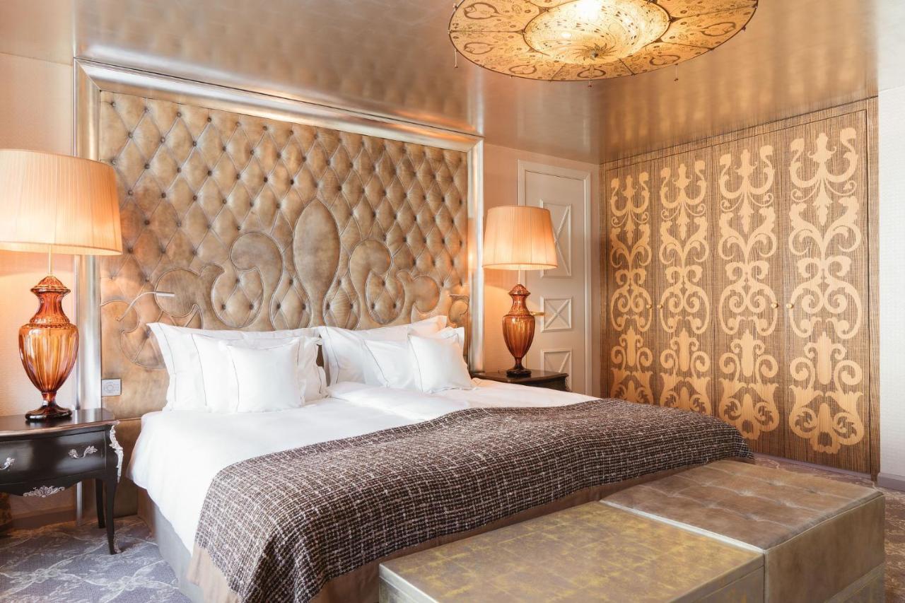 Hotel Carlton - The Leading Of The World