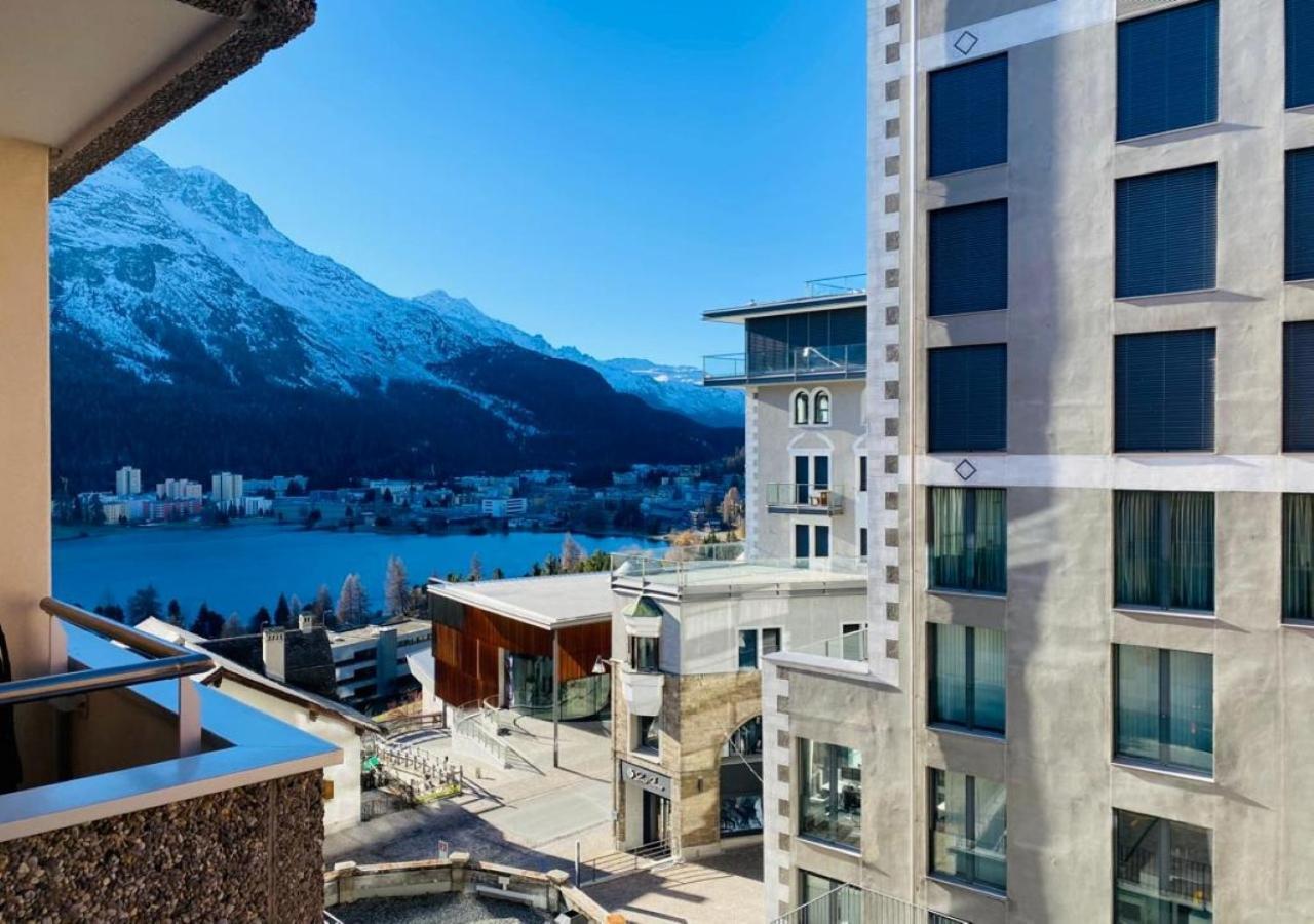 Jaegerstil, 70m2, Zentral, 1 Parkplatz - Re31 Apartamento São Moritz