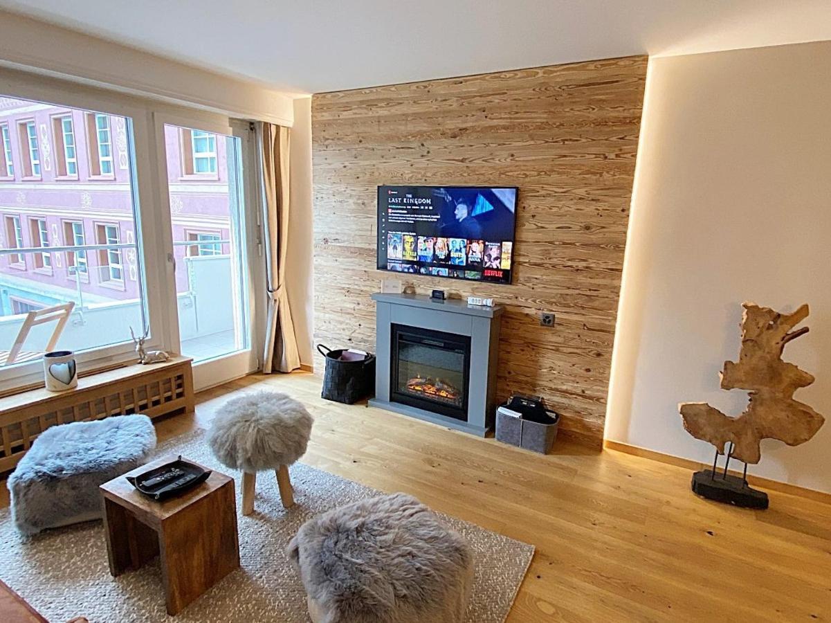 Jaegerstil, 70m2, Zentral, 1 Parkplatz - Re31 Apartamento
