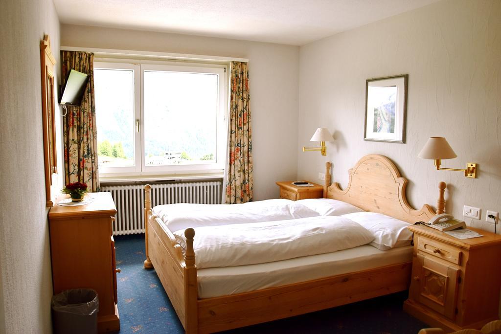 Salastrains Hotel