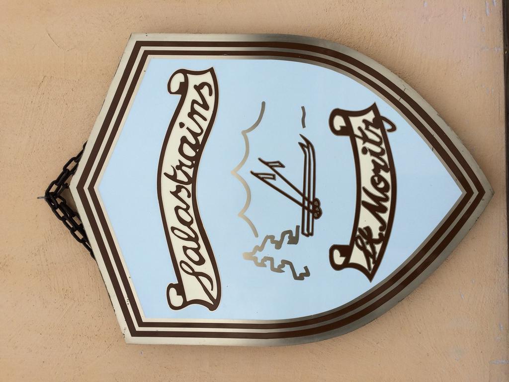 Salastrains Hotel