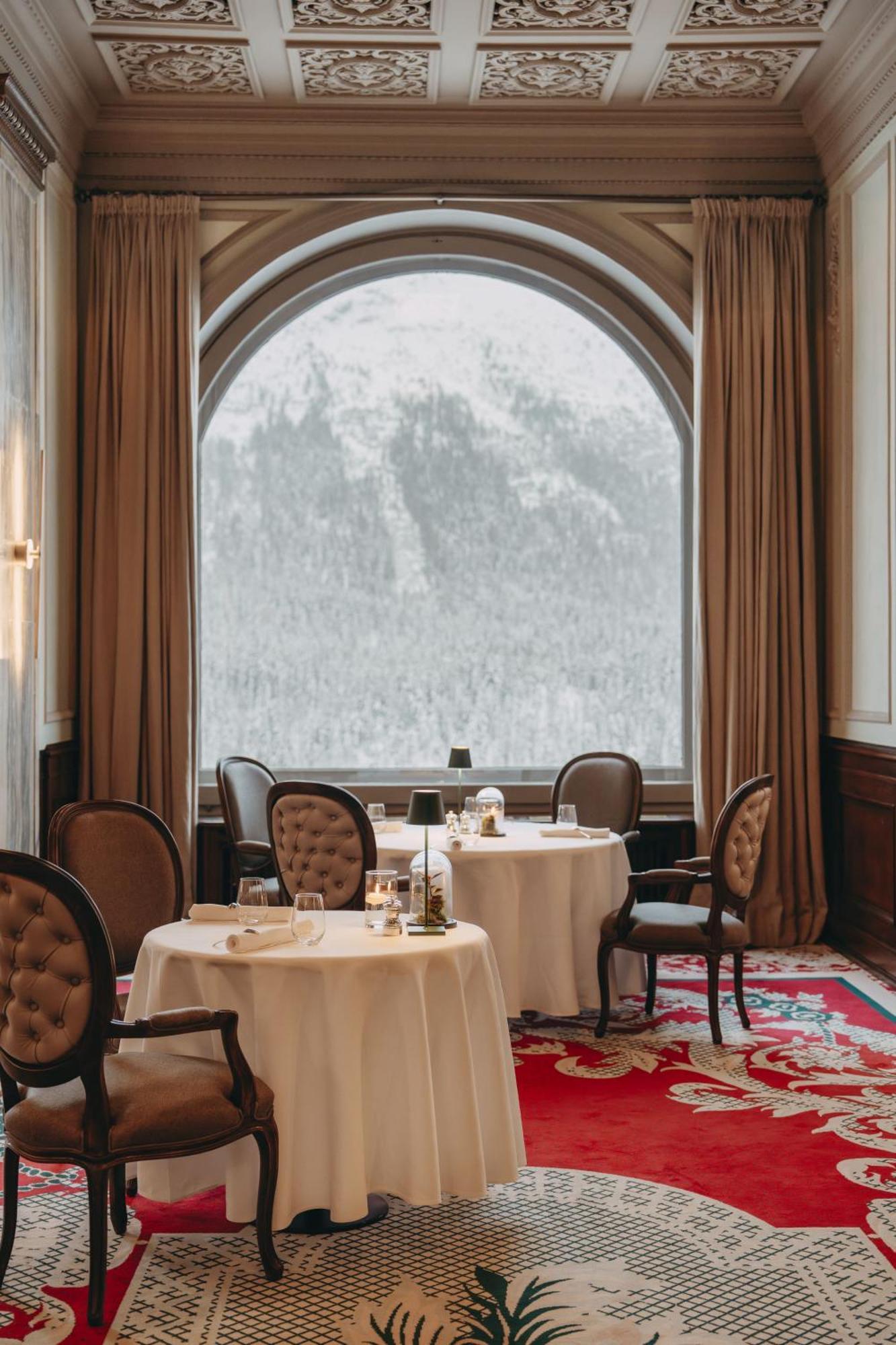 Hotel Carlton - The Leading Of The World