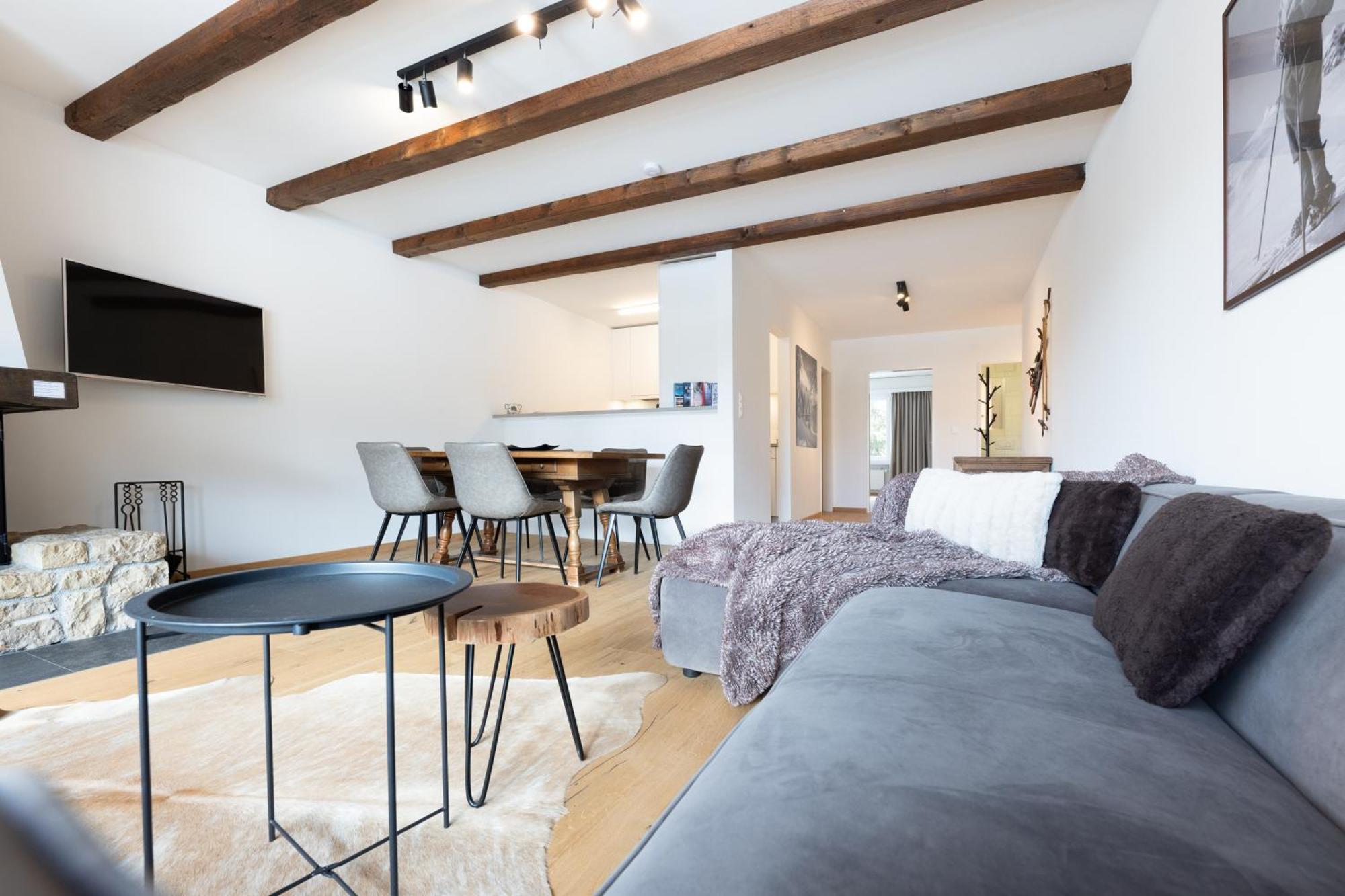 Modern Crossing Facing Piz Rosatsch Apartment