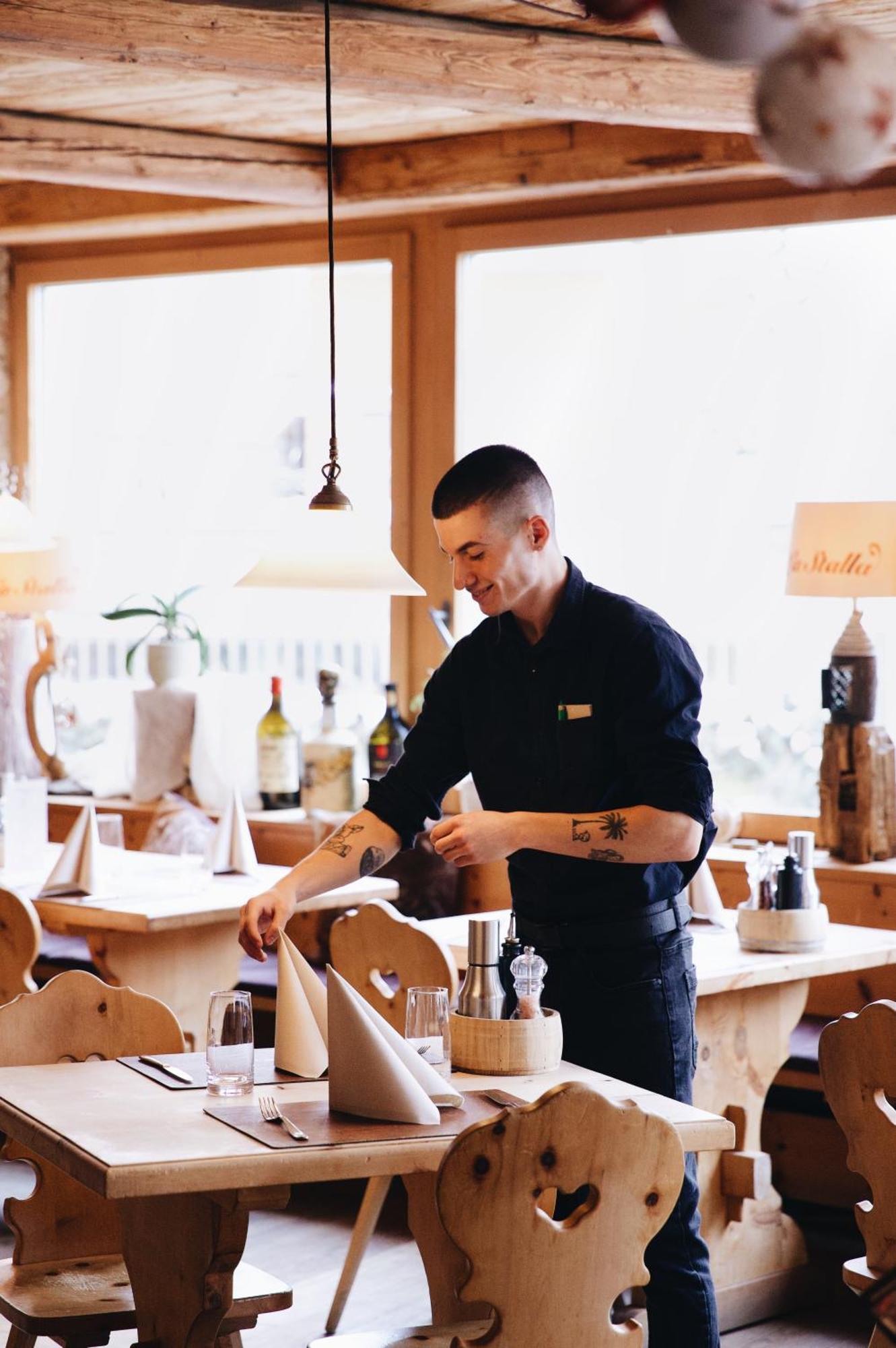 Arte Khách sạn St. Moritz