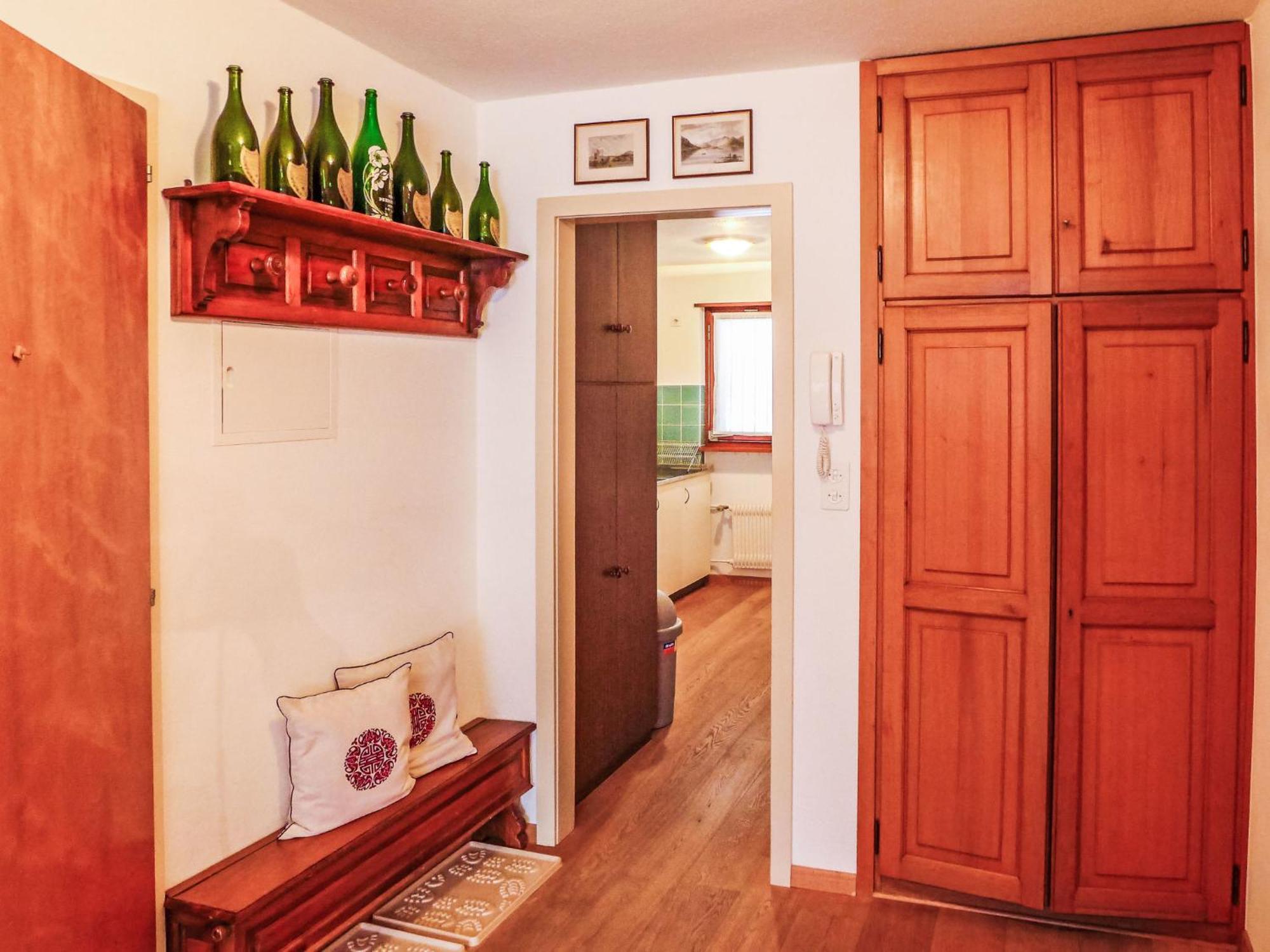 Appartamento Chesa Arlas E2 By Interhome