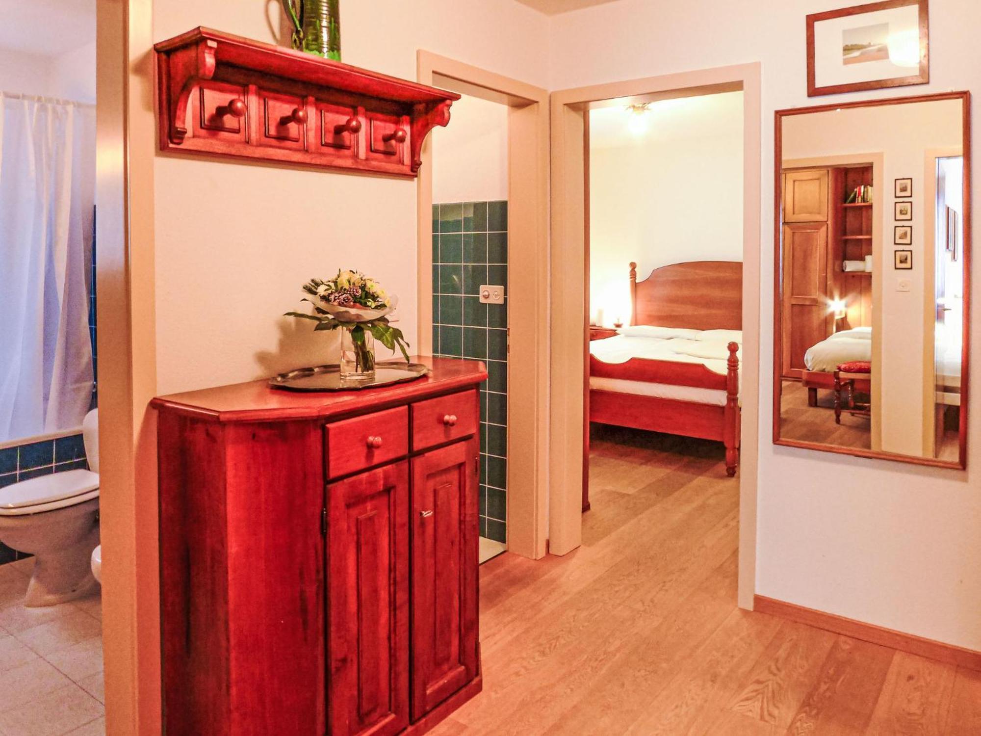 Căn hộ Chesa Arlas E2 By Interhome