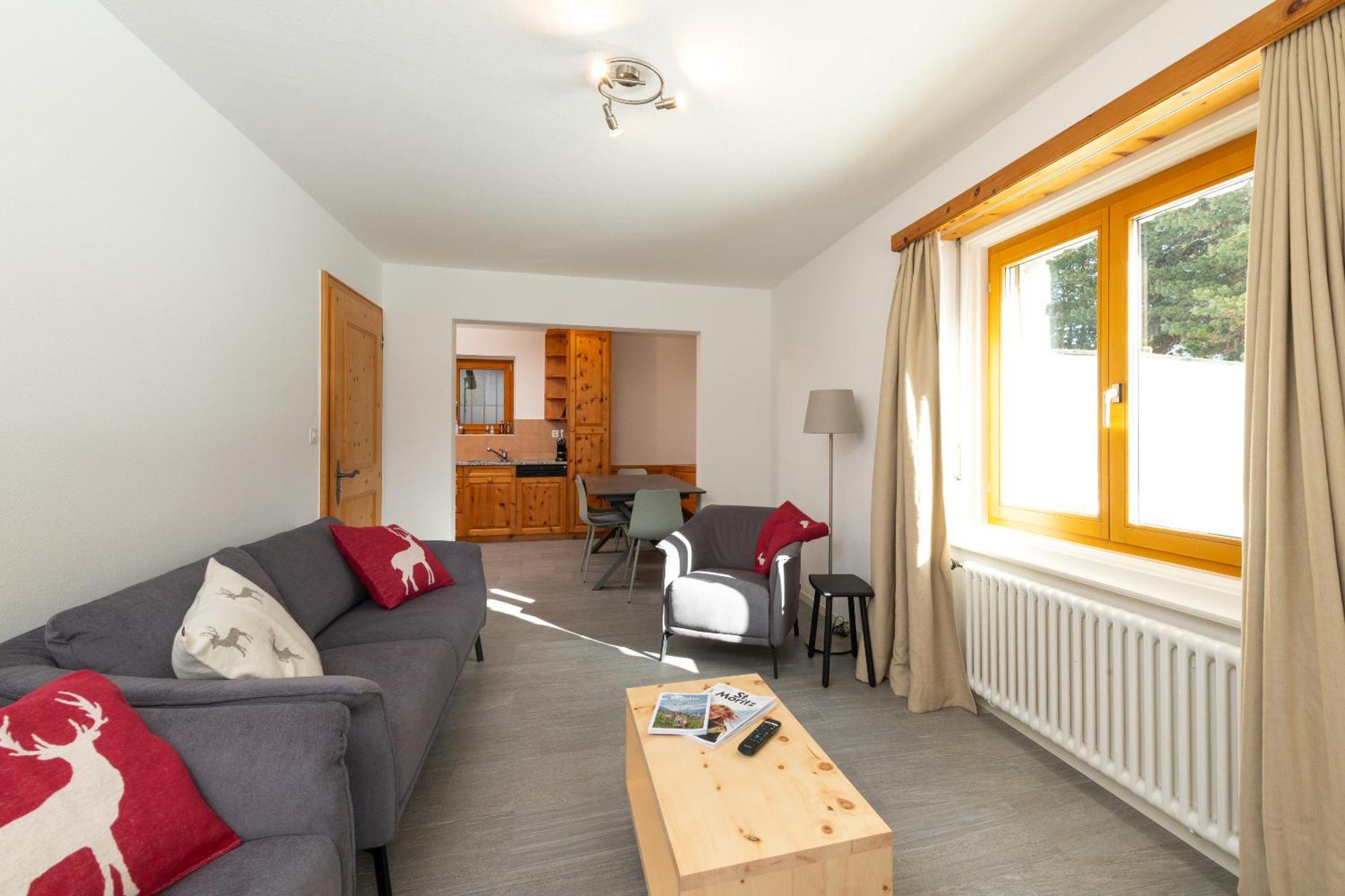 Apartment By Randolins *