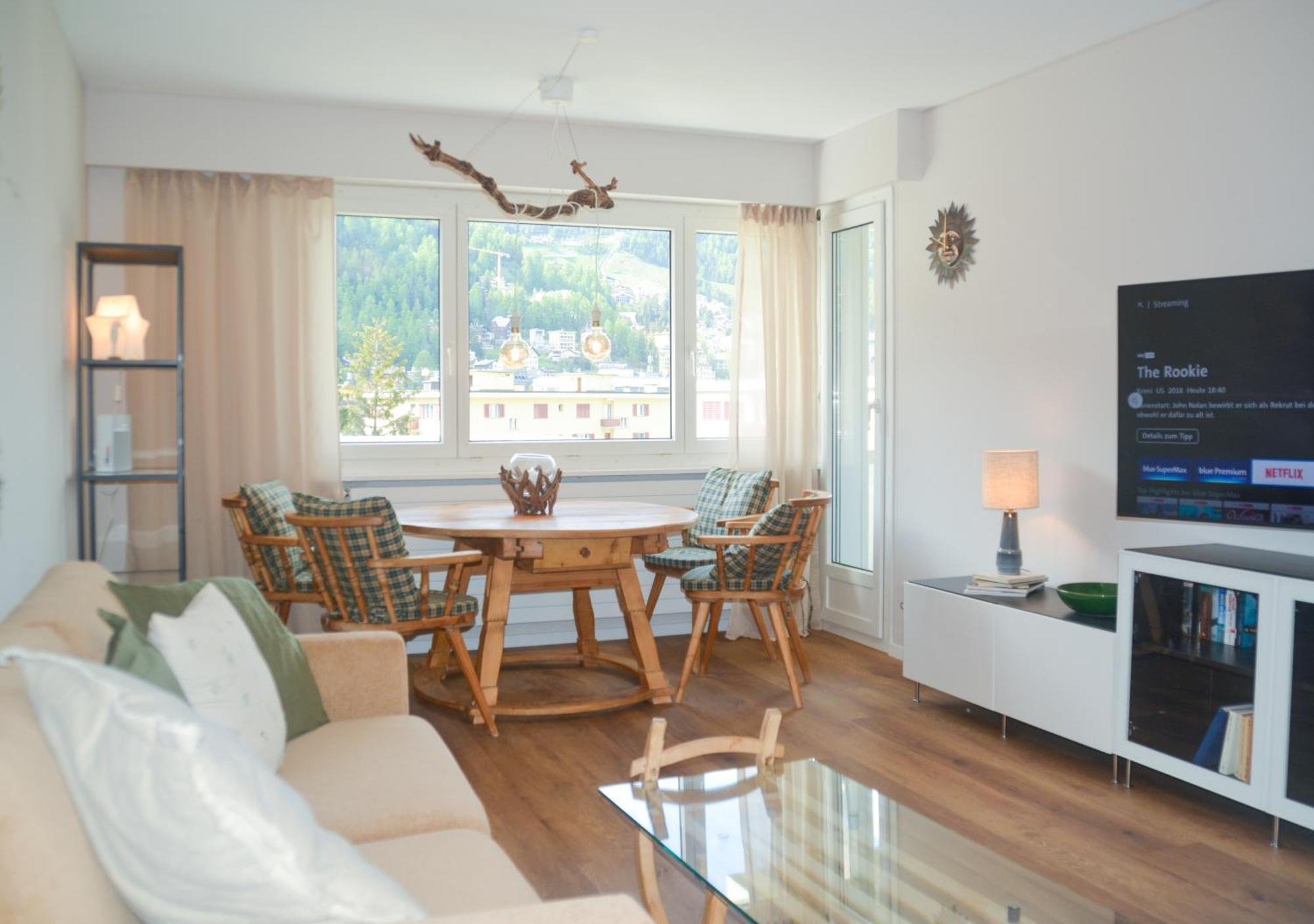 Swissme-seeblick-balkon-55qm-parkplatz-nahe Bergbahn *
