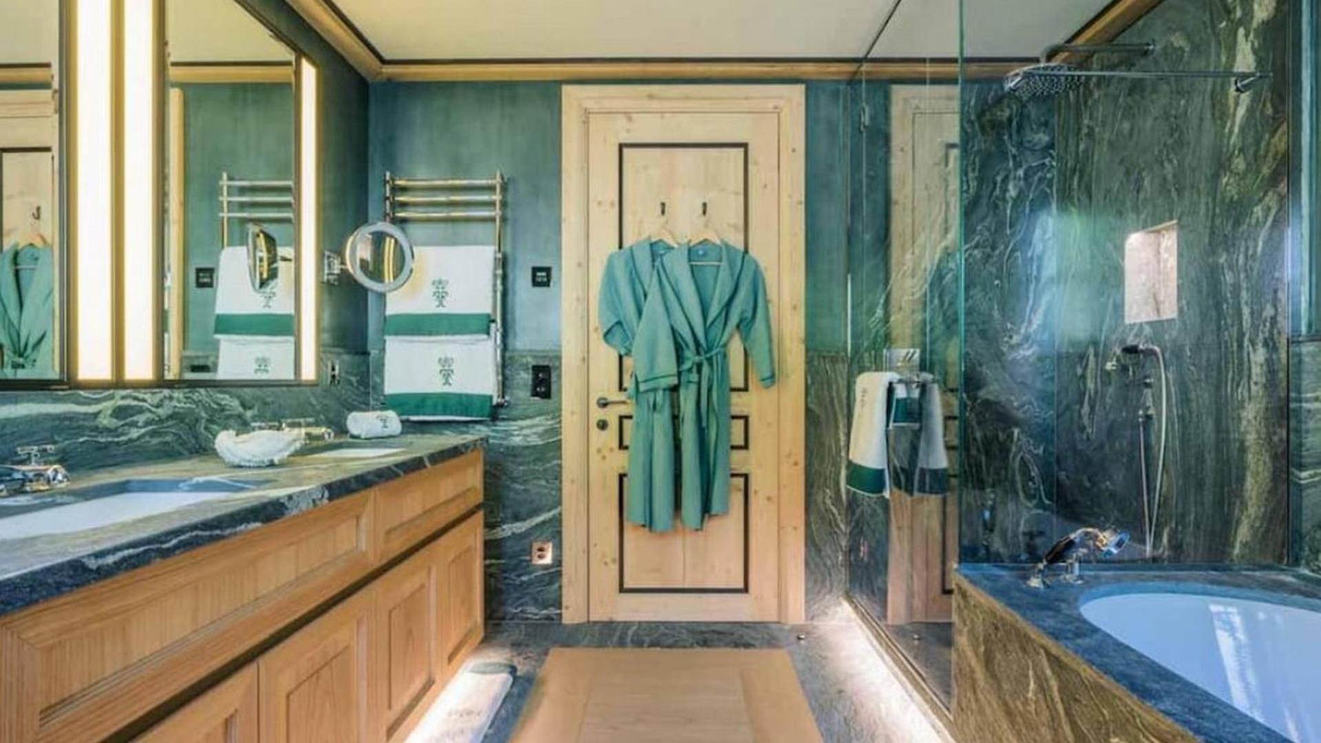 6br Bright And Spacious Chalet With Sauna Villa