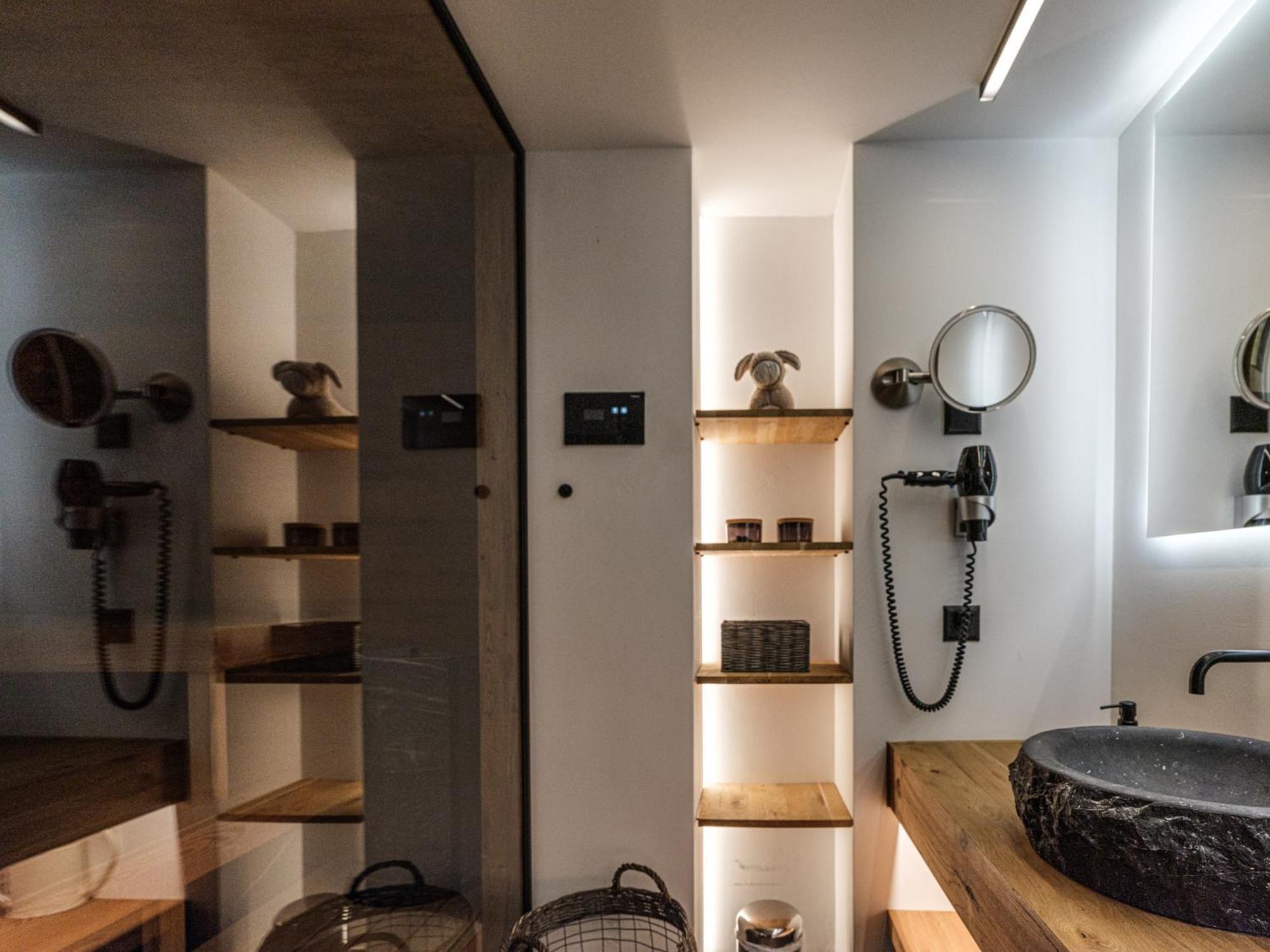 Luxury Mountain With Private Sauna And Underground Parking Apartment