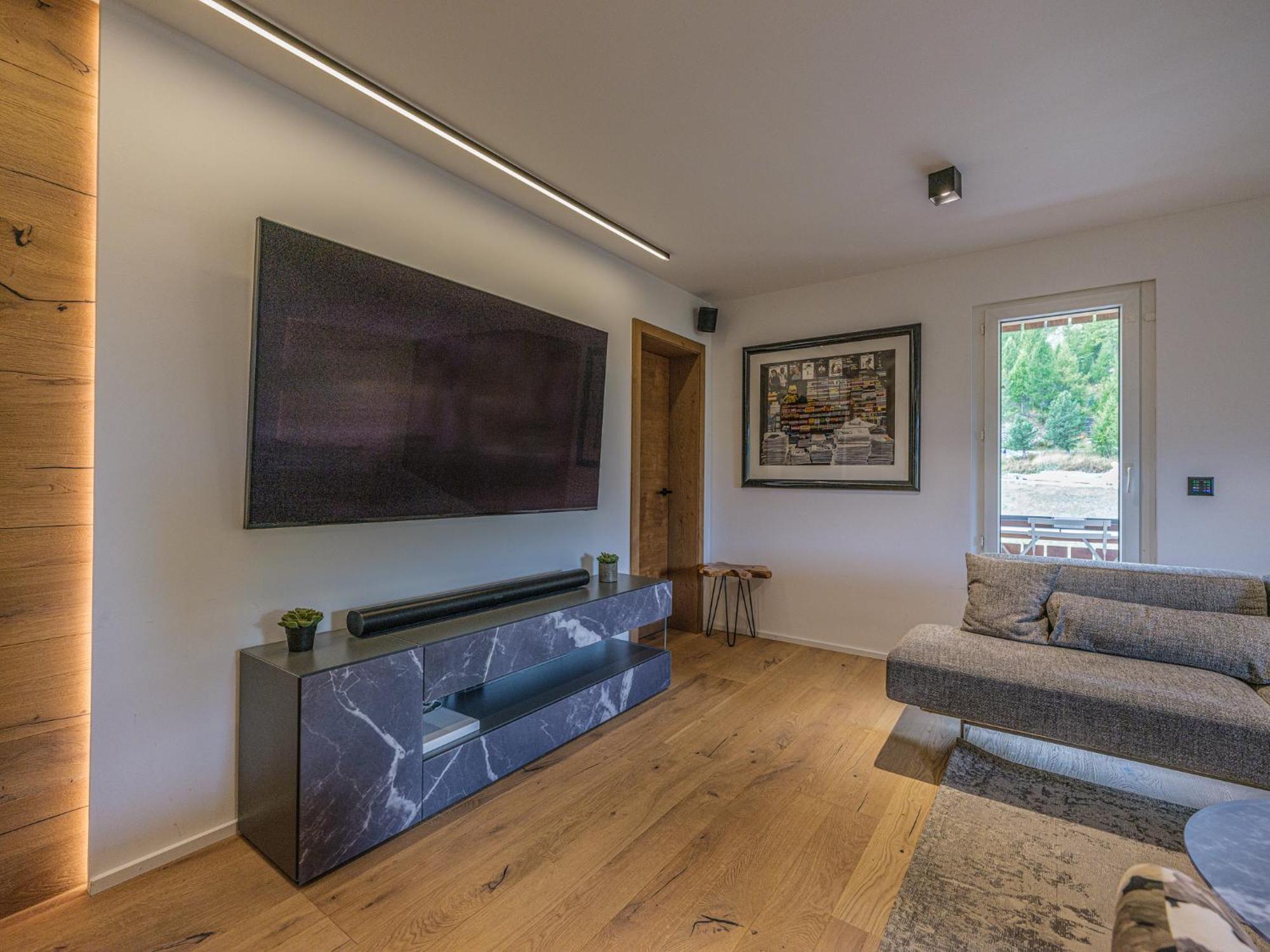 Luxury Mountain With Private Sauna And Underground Parking Apartment *