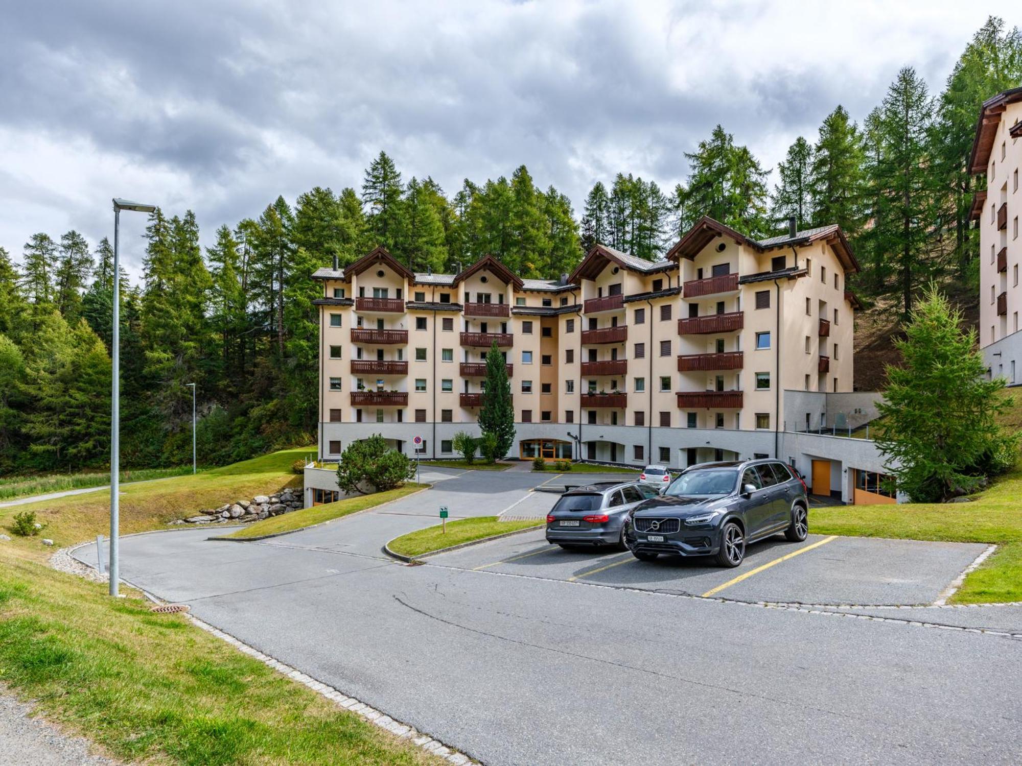 Luxury Mountain With Private Sauna And Underground Parking St. Moritz