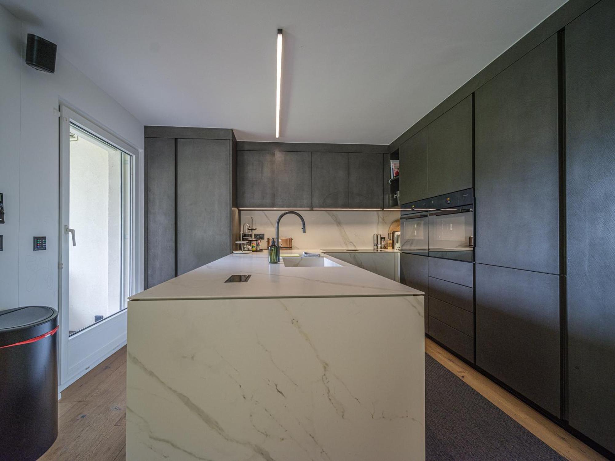 Luxury Mountain With Private Sauna And Underground Parking Apartment