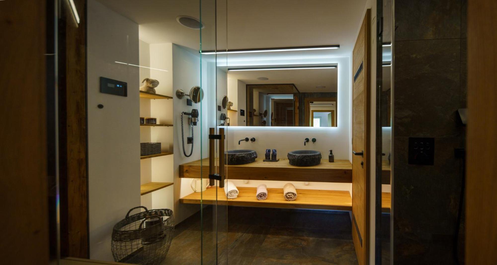 Luxury Mountain With Private Sauna And Underground Parking *