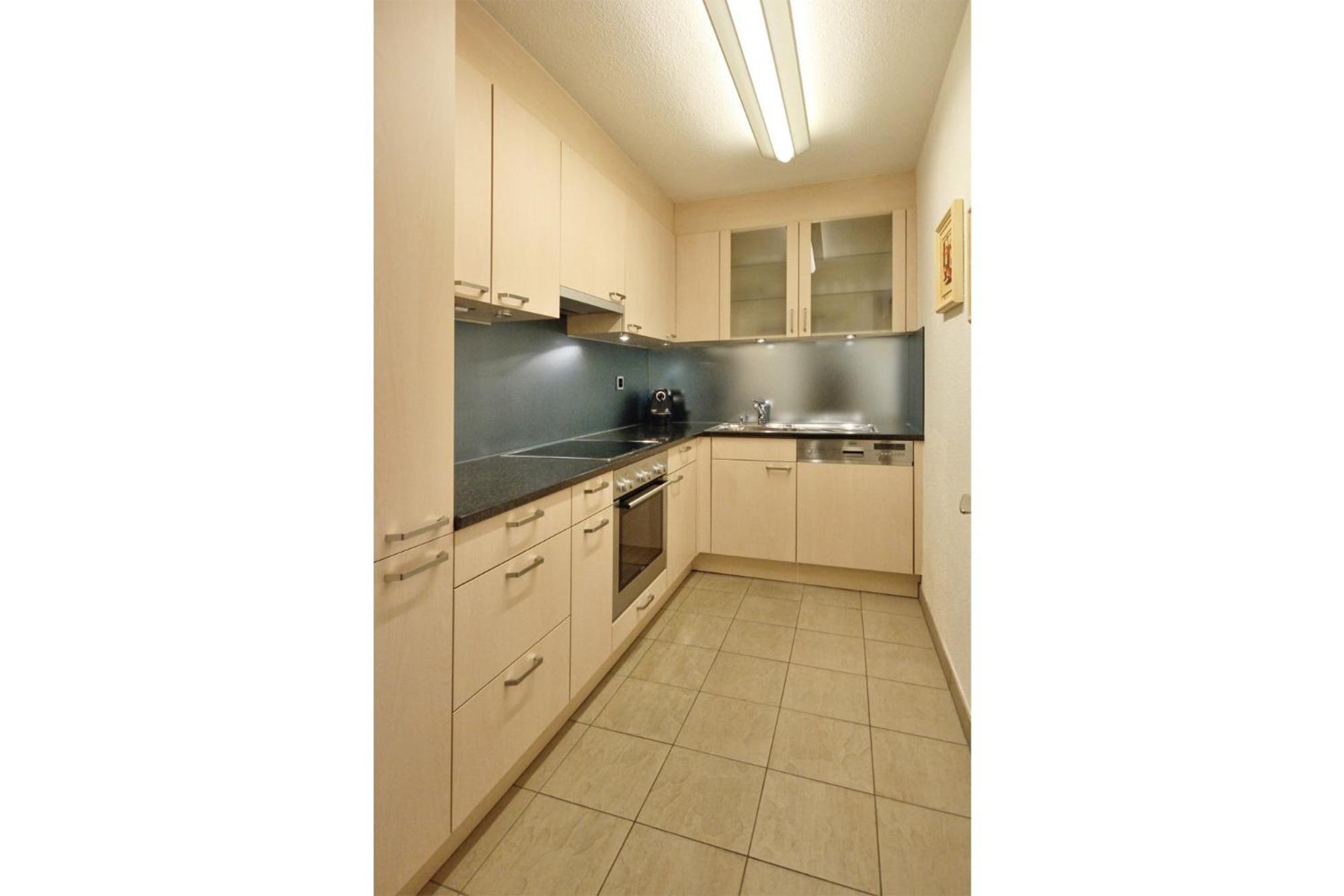 Apartment Skyline 108 *