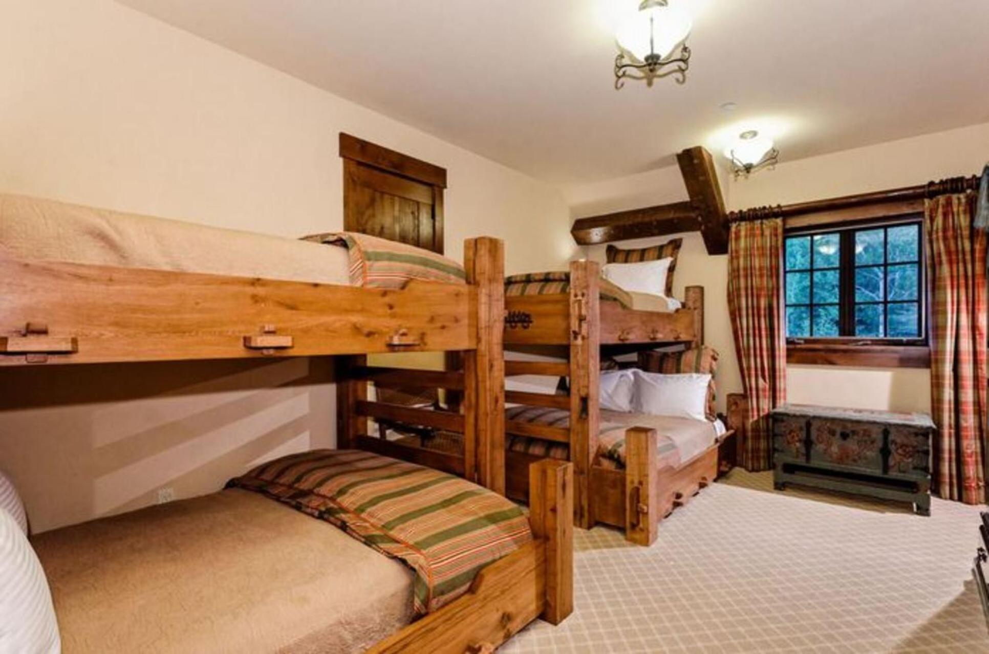 Luxury Chalet Notev & Saunaa * St. Moritz