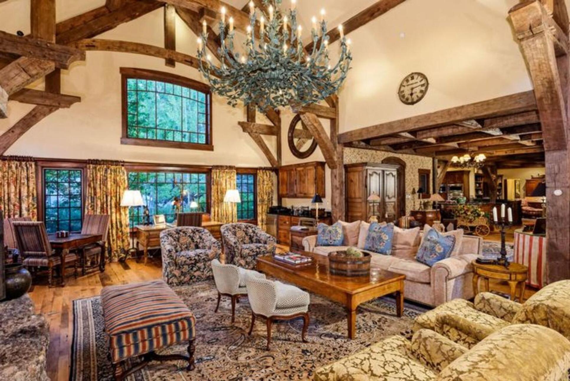 Luxury Chalet Notev & Saunaa Holiday home