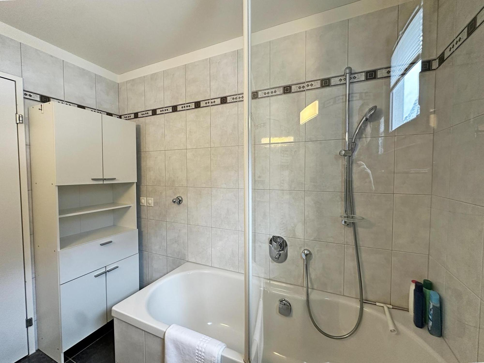 Echtholz, 110m2, Sport, Erholung, Mit Garage - Su48 *