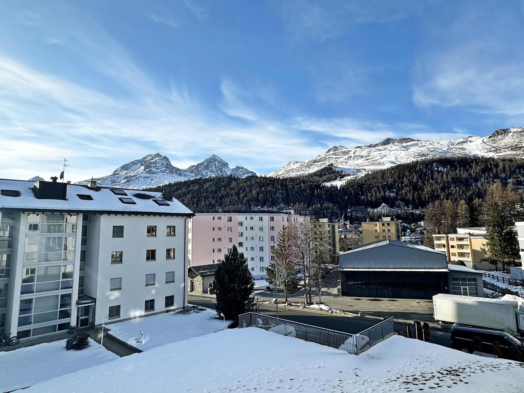Echtholz, 110m2, Sport, Erholung, Mit Garage - Su48 St. Moritz