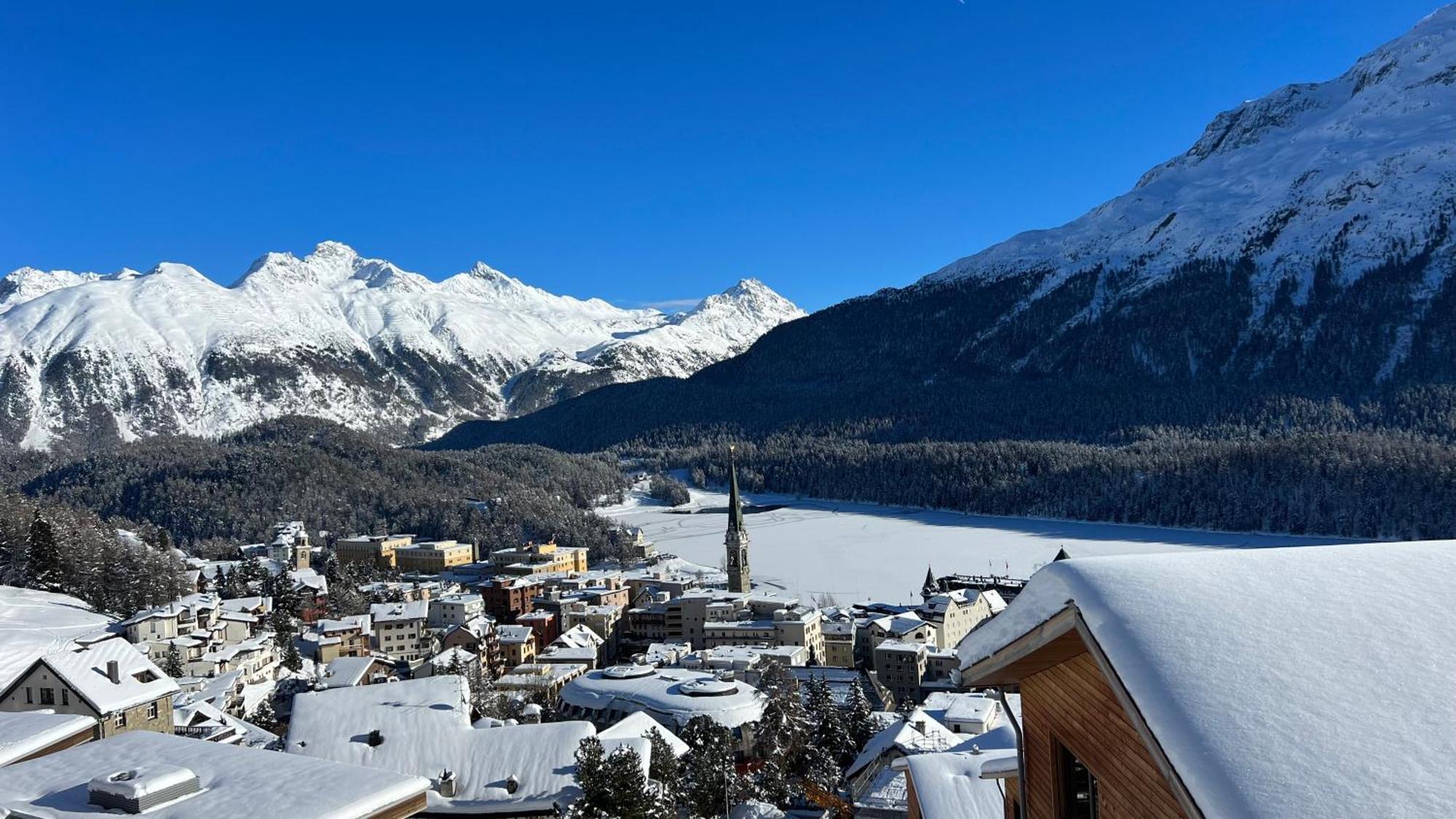 Fantastic Panorama Flat In Apartment St. Moritz