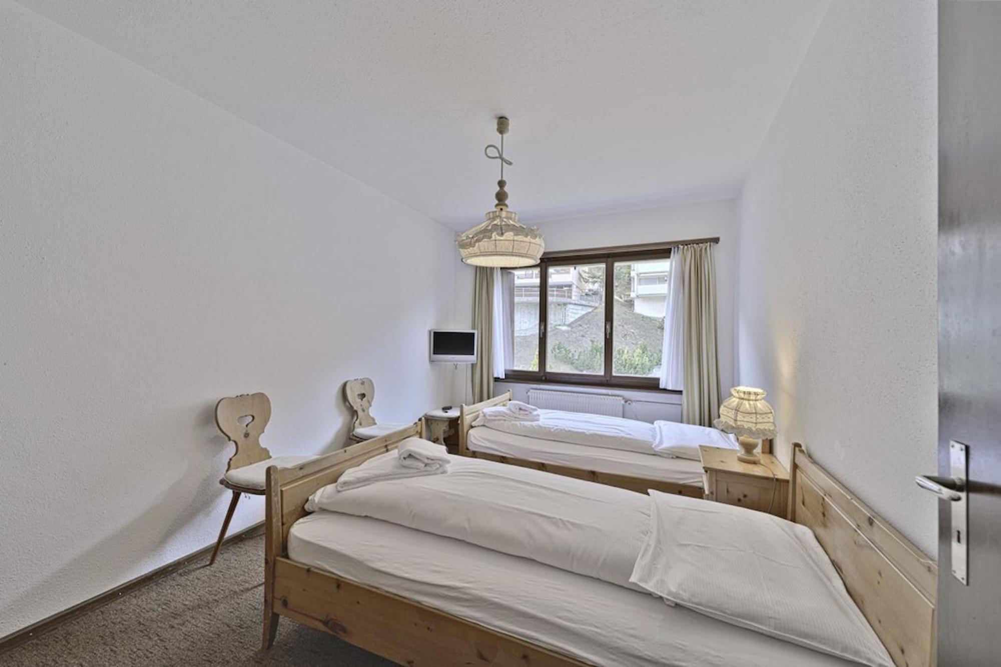 Apartment Chesa Arlas - *