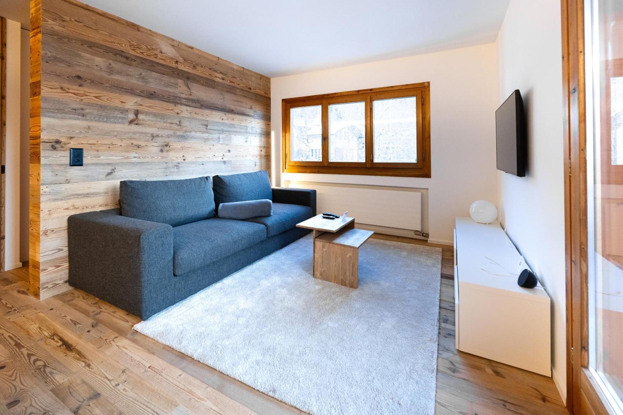 27 - * St. Moritz