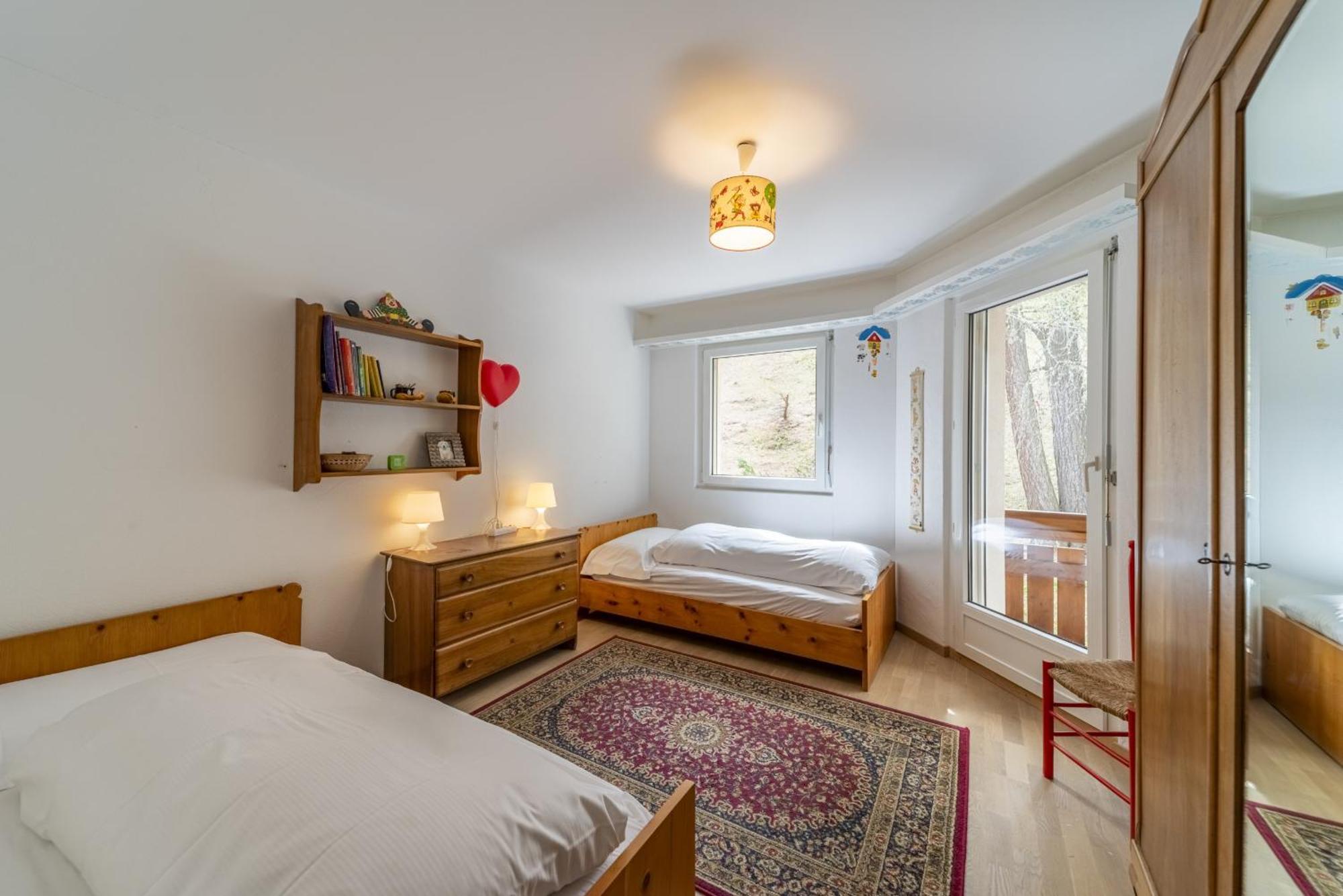 Chesa Ruinatsch Apartment