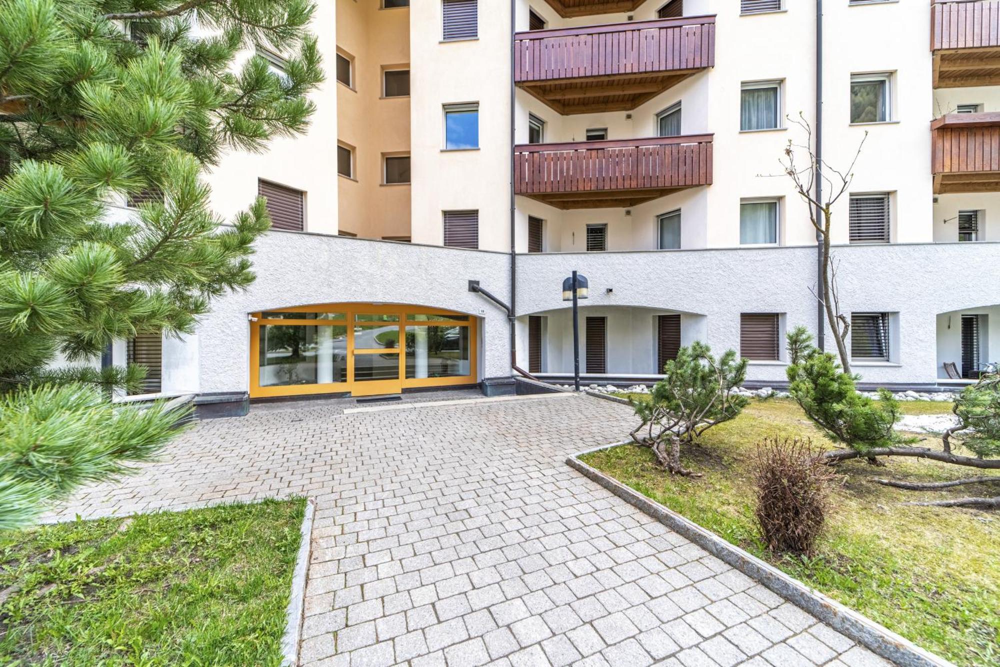 Chesa Ruinatsch Apartment *