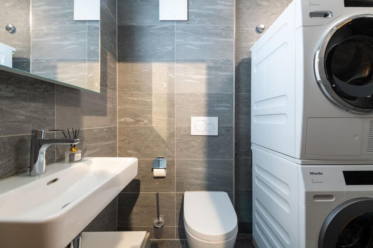 Beautiful Modern Family With Free Parking Daire Saint-Moritz