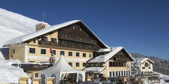 Salastrains Otel