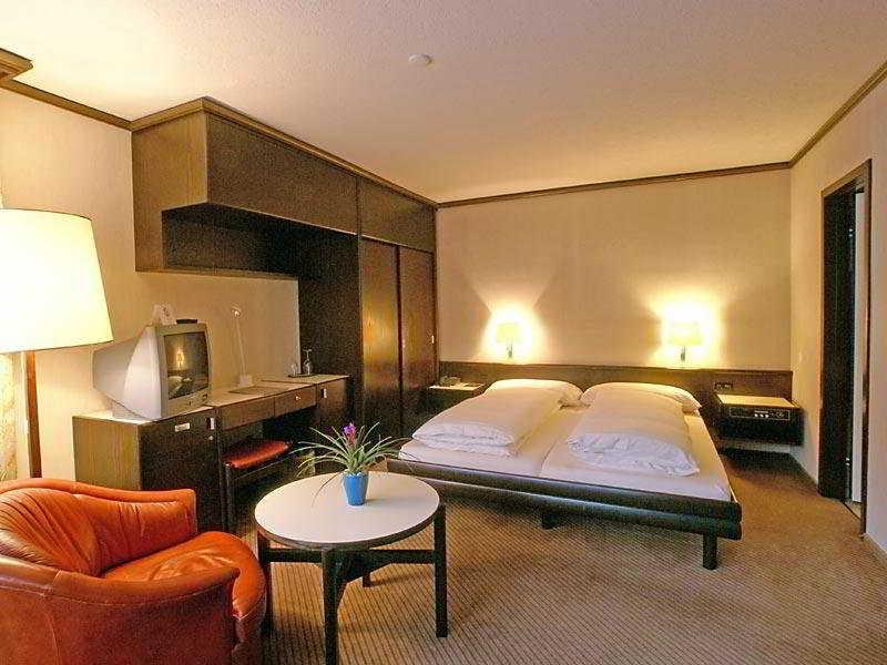 Nolda Khách sạn St. Moritz
