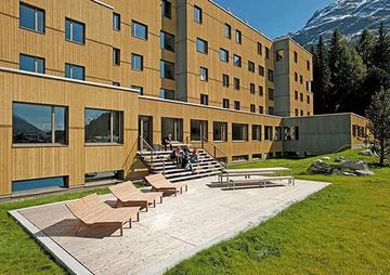Youth Hostel *